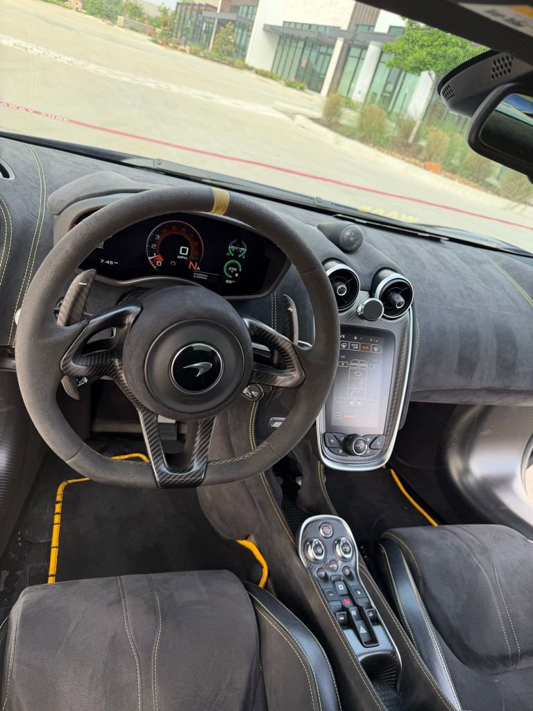 Used 2020 McLaren 600LT Spider RWD image 36