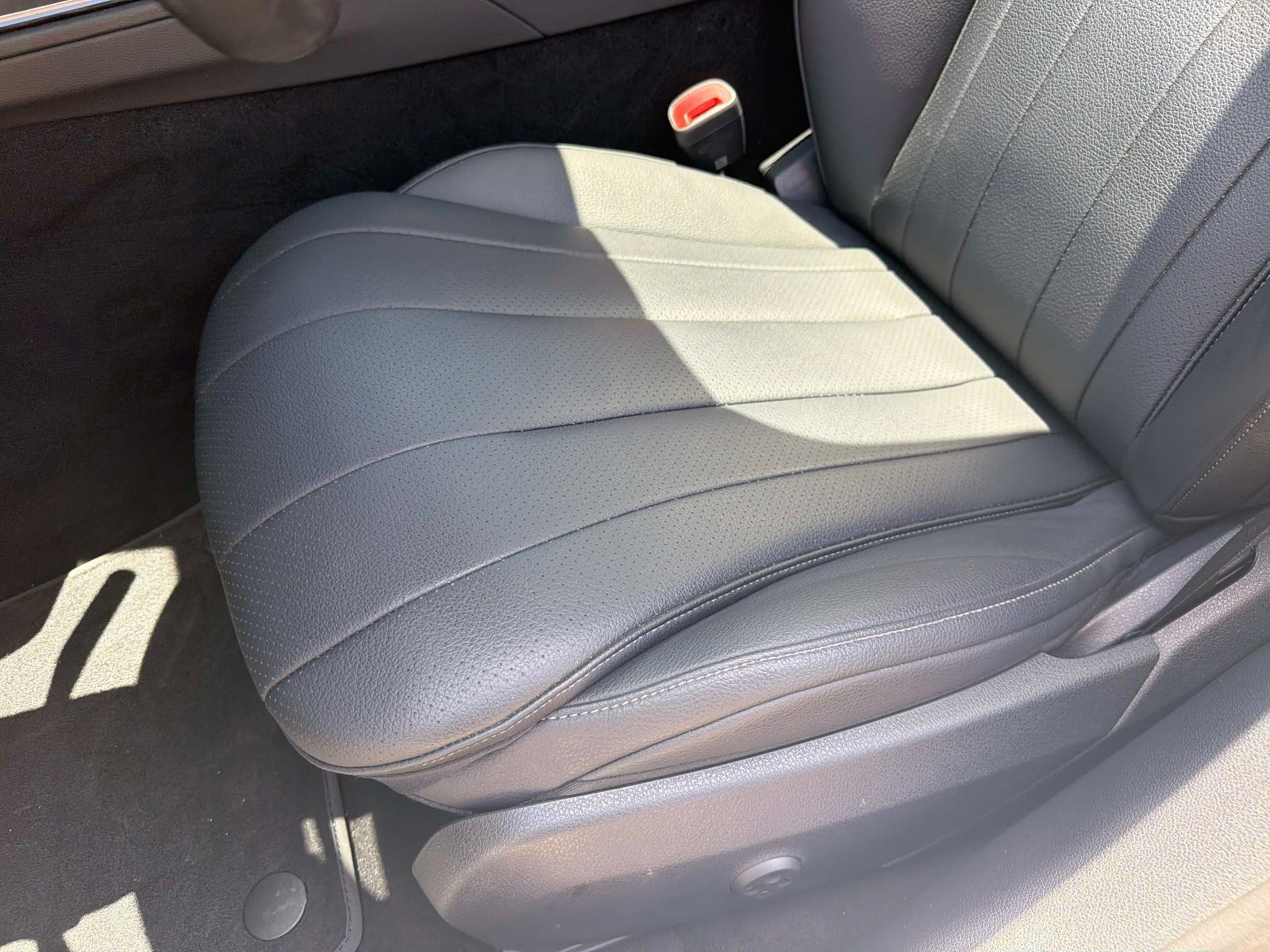 Used 2025 Mercedes-Benz E 350 Sedan image 18