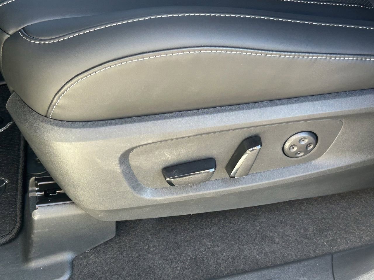 New 2026 INFINITI QX60 Luxe w/ Cargo Package image 23