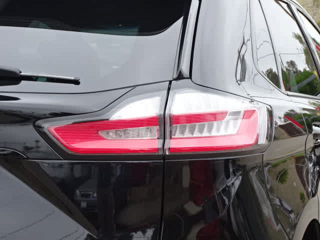 Used 2019 Ford Edge ST AWD/4WD image 12