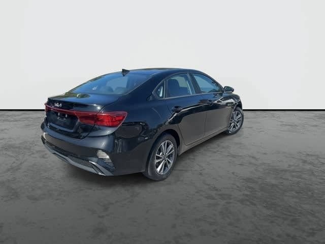 Used 2023 Kia Forte LXS FWD image 9