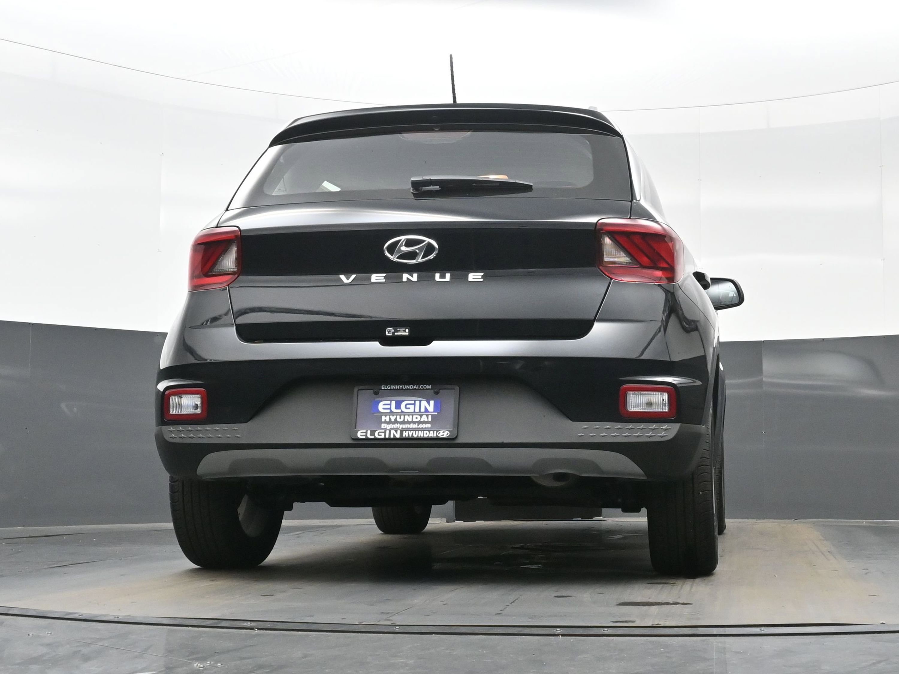 Certified 2025 Hyundai Venue SEL image 30