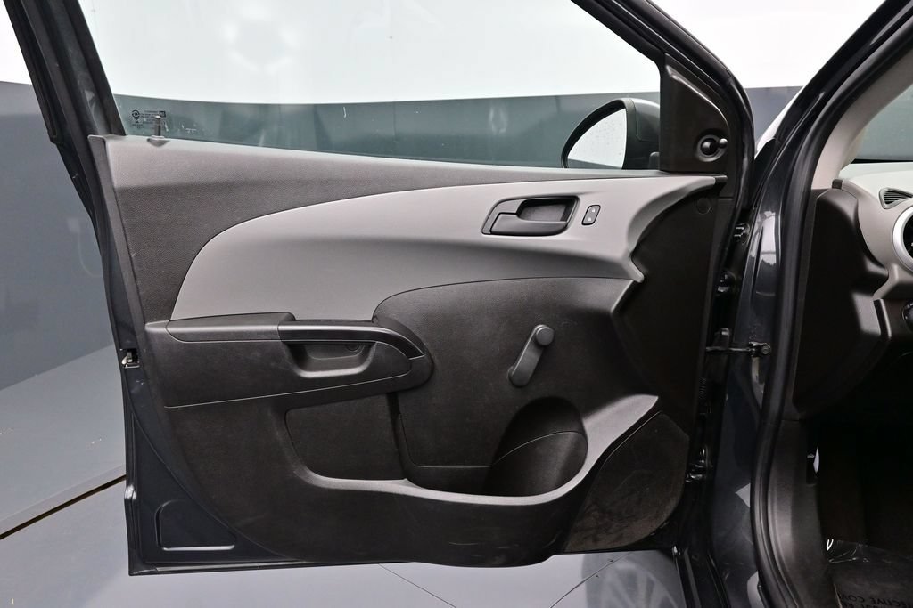 Used 2020 Chevrolet Sonic LT FWD image 18
