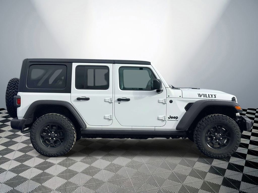 Used 2025 Jeep Wrangler Willys AWD/4WD image 6