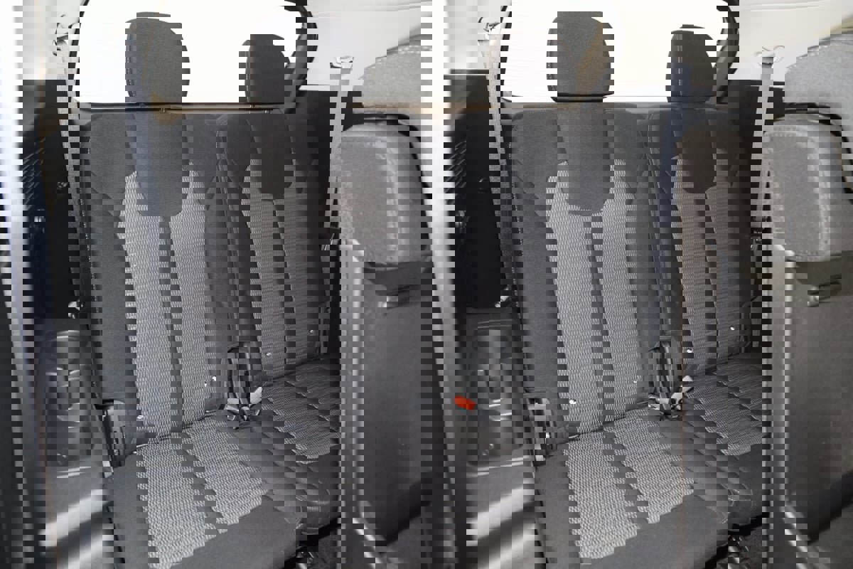 Used 2025 Kia Sorento LX image 11