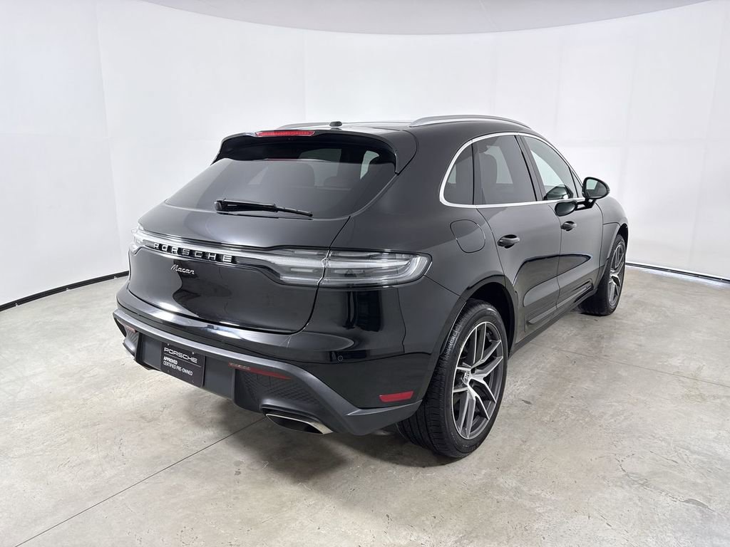 Certified 2025 Porsche Macan image 7