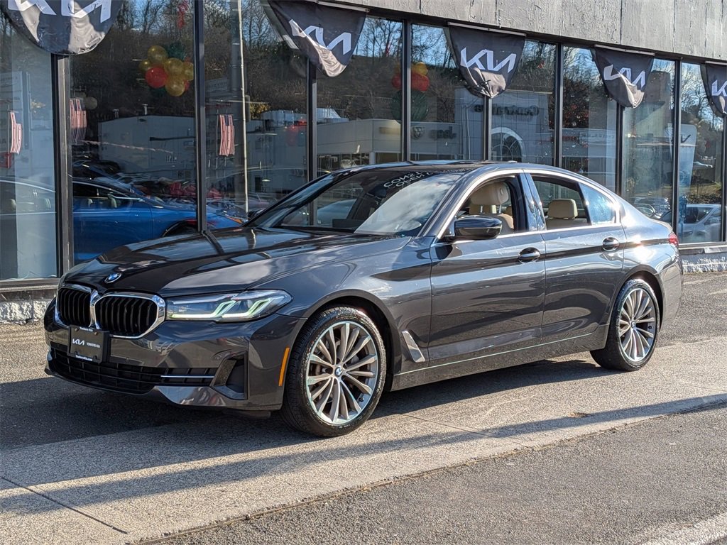 Used 2023 BMW 530i xDrive w/ Premium Package image 2