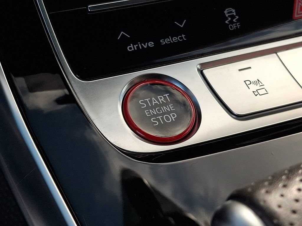 Used 2025 Audi SQ8 Premium Plus AWD/4WD image 25