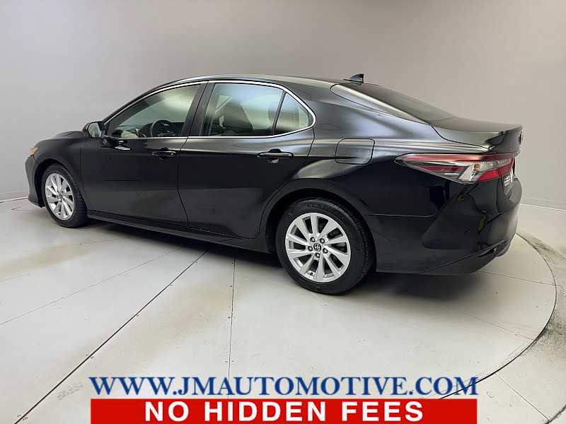 Used 2023 Toyota Camry LE image 3