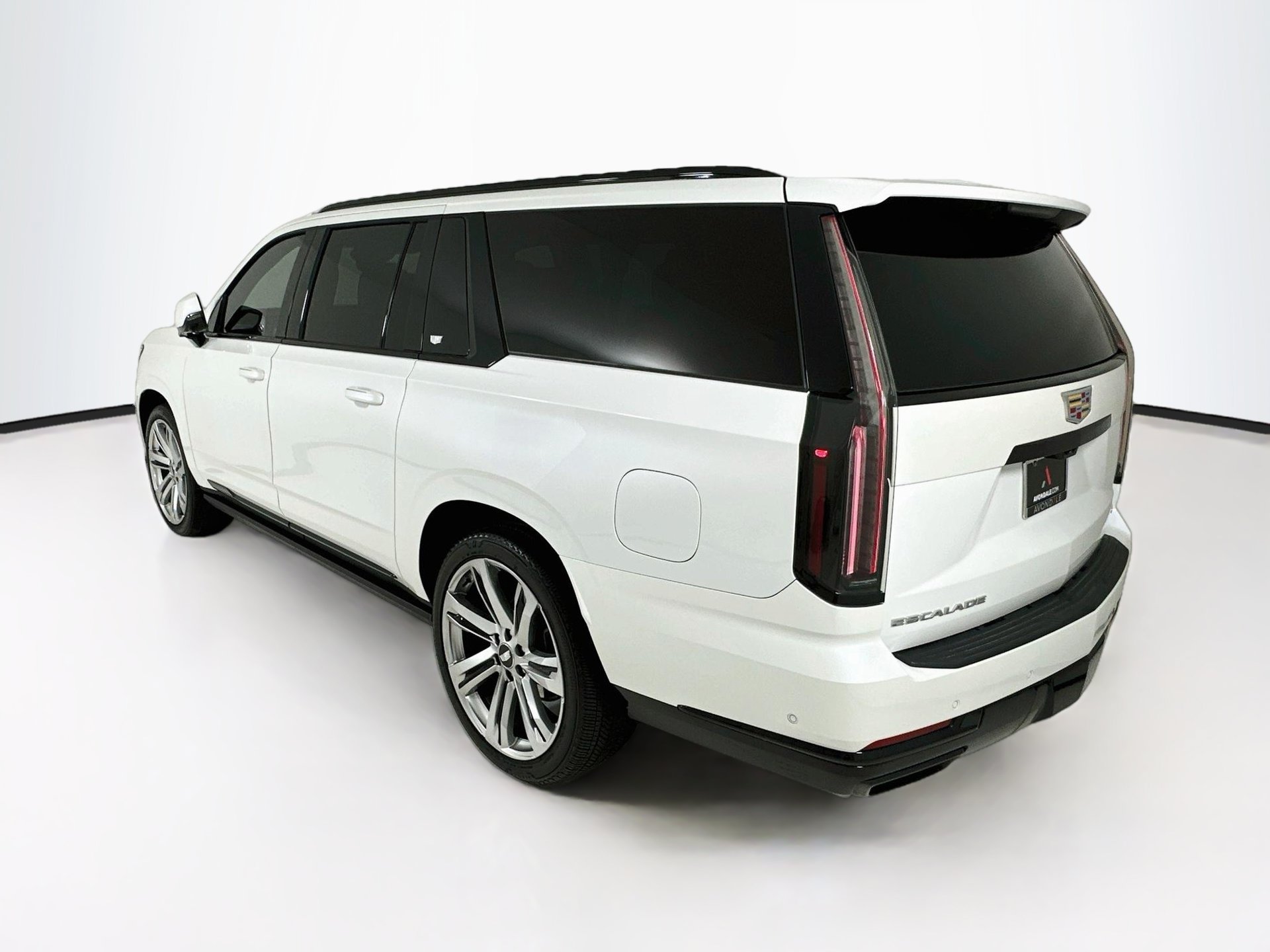 Used 2025 Cadillac Escalade ESV Sport w/ Touring Package AWD/4WD image 6