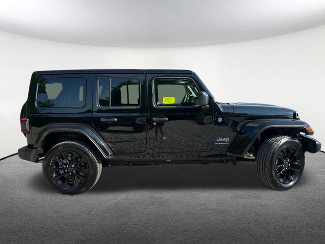 Used 2025 Jeep Wrangler Unlimited Sahara w/ Safety Group AWD/4WD image 15