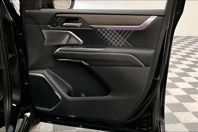 Used 2025 GMC Acadia Denali w/ Super Cruise Package image 22