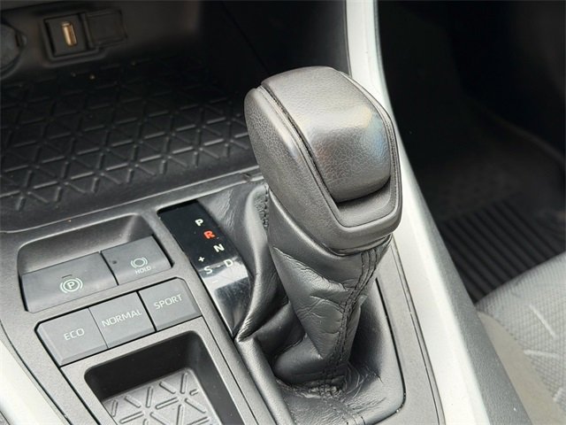 Used 2021 Toyota RAV4 XLE image 21