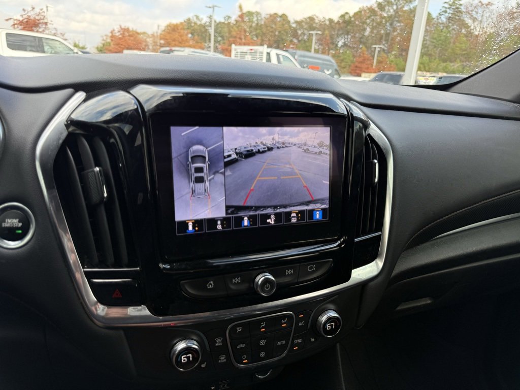 Used 2022 Chevrolet Traverse RS image 17