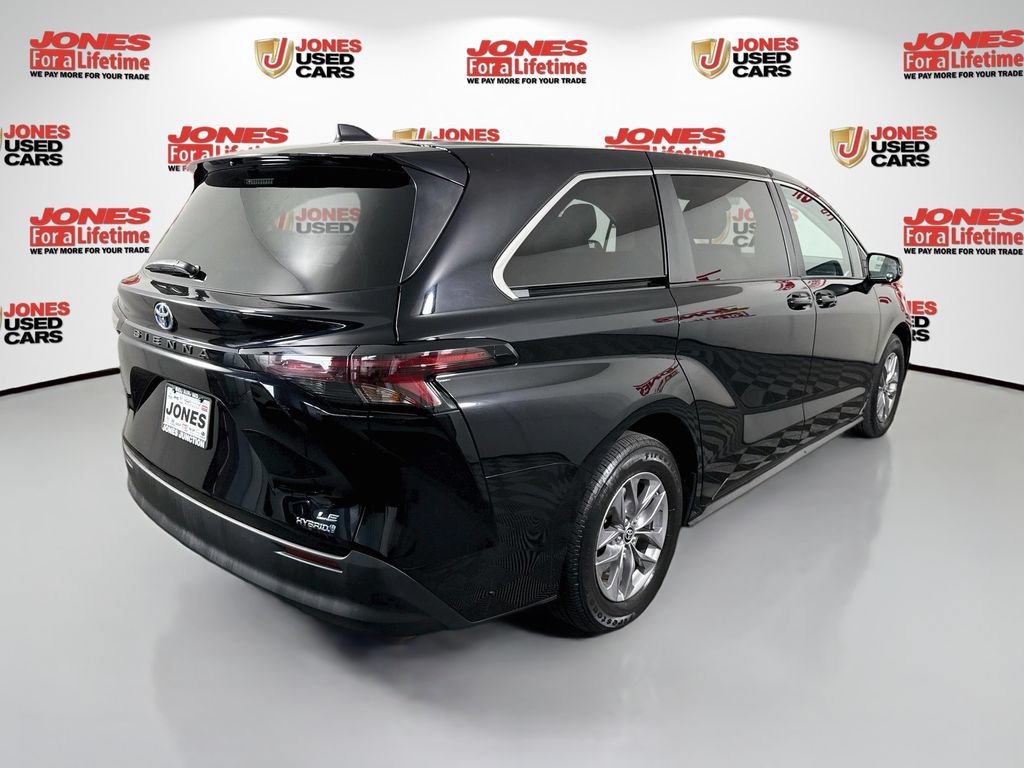 Certified 2024 Toyota Sienna LE FWD image 15