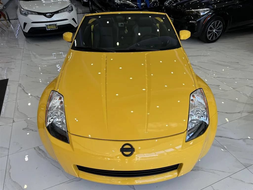 Used 2005 Nissan 350Z Touring RWD image 30