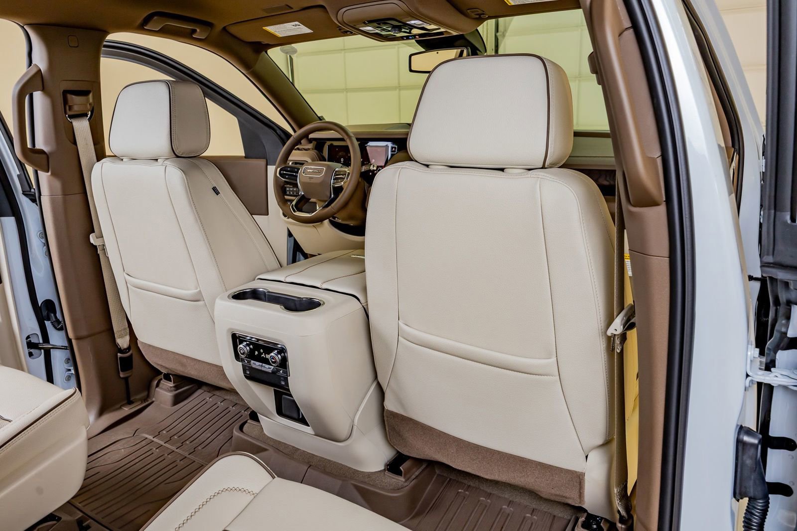 Used 2026 GMC Yukon XL Denali w/ LPO, Floor Liner Package AWD/4WD image 30