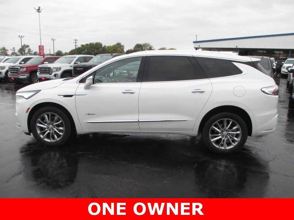 Certified 2023 Buick Enclave Avenir image 9