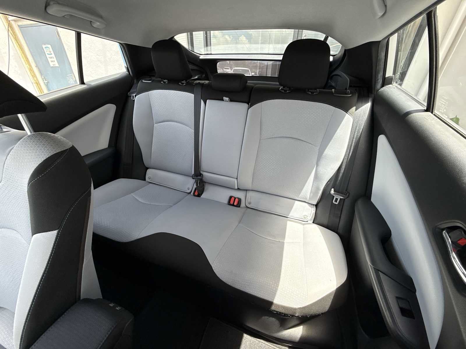 Used 2020 Toyota Prius LE FWD image 22