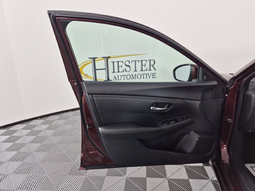 Used 2025 Nissan Sentra SV FWD image 13