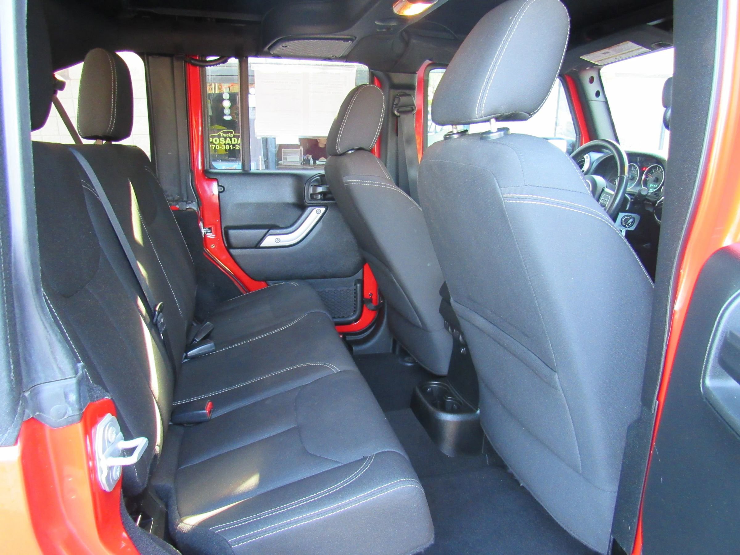 Used 2017 Jeep Wrangler Unlimited Sahara w/ Connectivity Group image 20