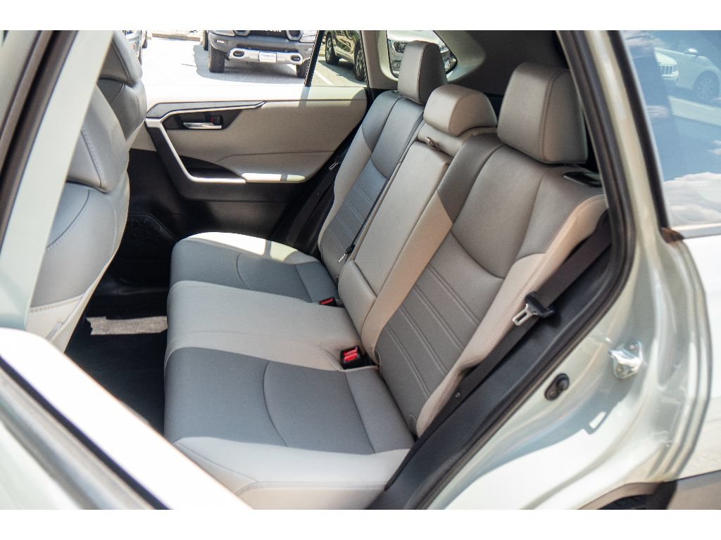 Used 2021 Toyota RAV4 XLE Premium AWD/4WD image 18