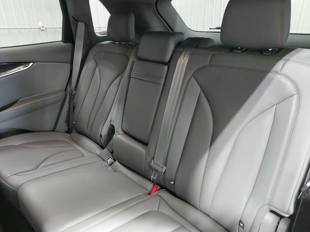 Used 2022 Lincoln Nautilus Reserve AWD/4WD image 14