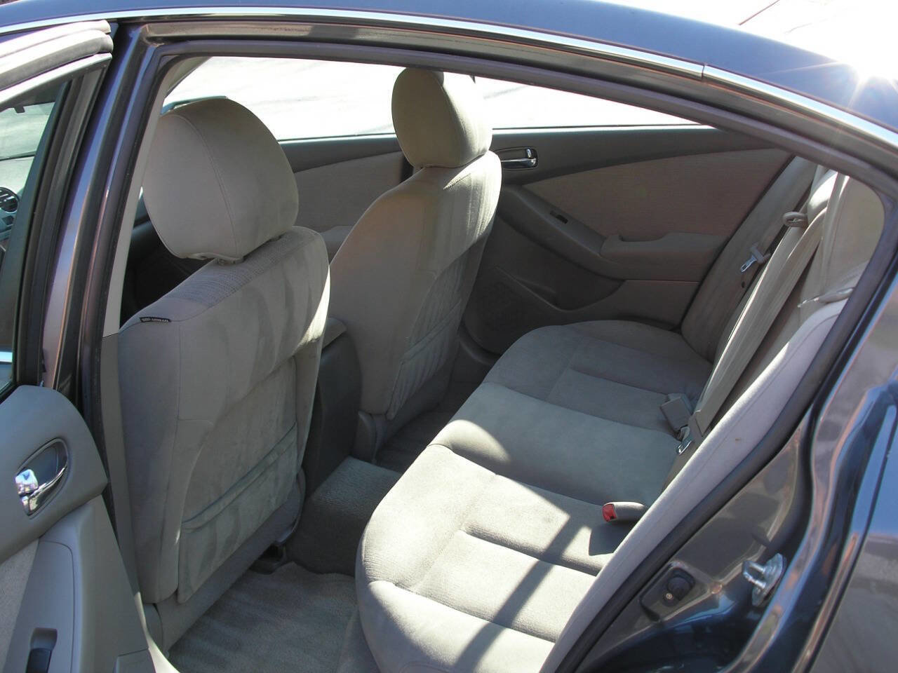 Used 2011 Nissan Altima 2.5 S image 4