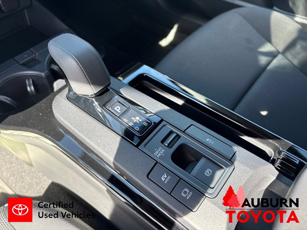 Certified 2024 Toyota Prius LE FWD image 15