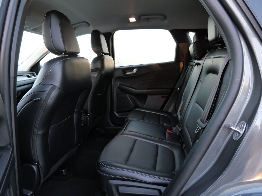 Certified 2025 Ford Escape Platinum AWD/4WD image 17