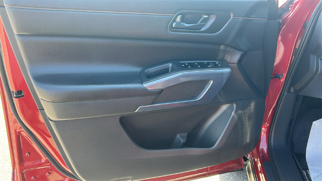 Used 2025 Nissan Pathfinder Rock Creek AWD/4WD image 18