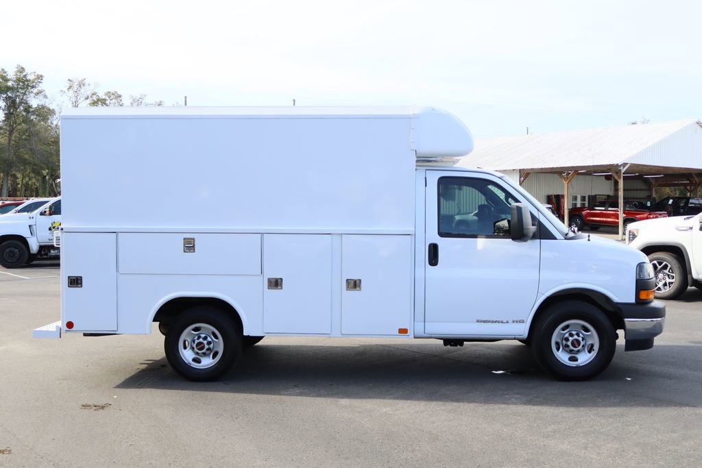 Used 2023 GMC Savana 3500 w/ Power Convenience Package image 9