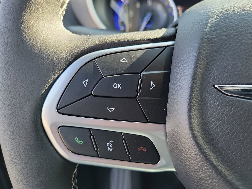 New 2025 Chrysler Voyager LX image 4