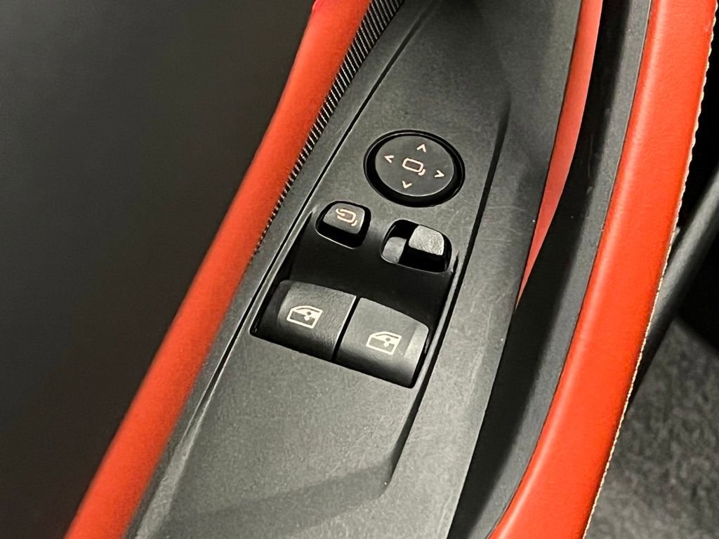 Used 2021 BMW M4 Competition w/ Executive Package image 18