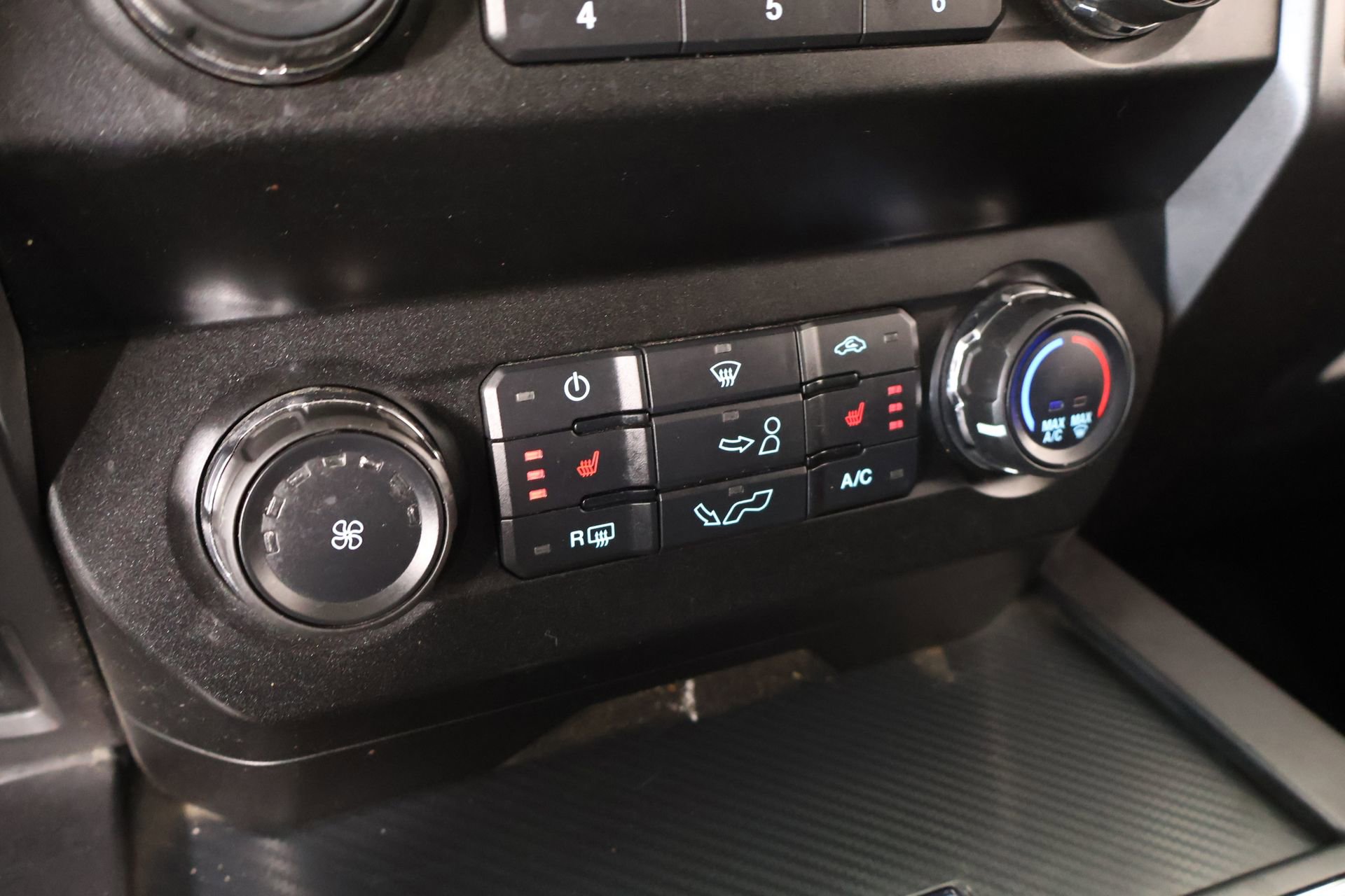 Used 2020 Ford F150 XLT w/ Equipment Group 302A Luxury AWD/4WD image 9