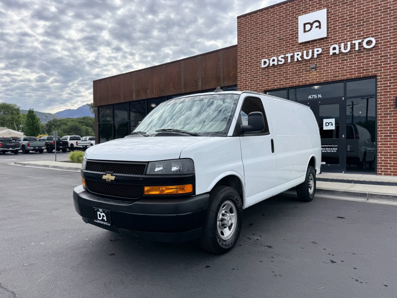 Used 2023 Chevrolet Express 2500 w/ Driver Convenience Package RWD image 4