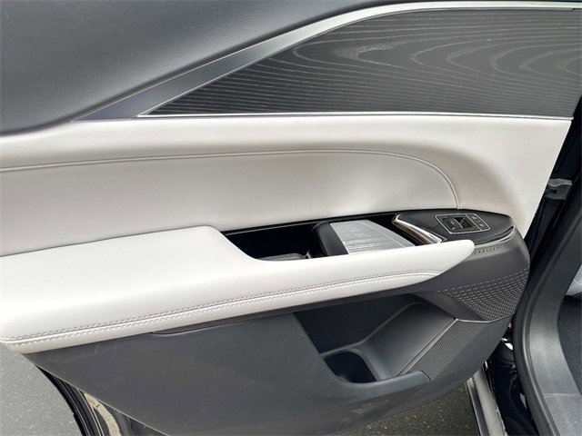 New 2025 Cadillac Lyriq Luxury image 10