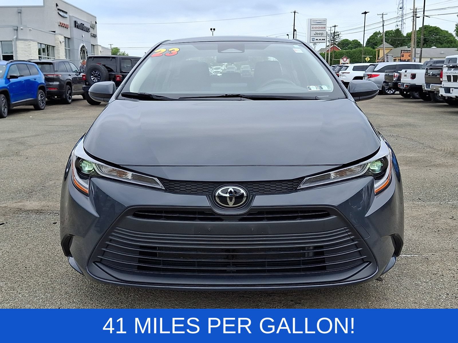 Used 2023 Toyota Corolla LE w/ LE Convenience Package FWD image 2