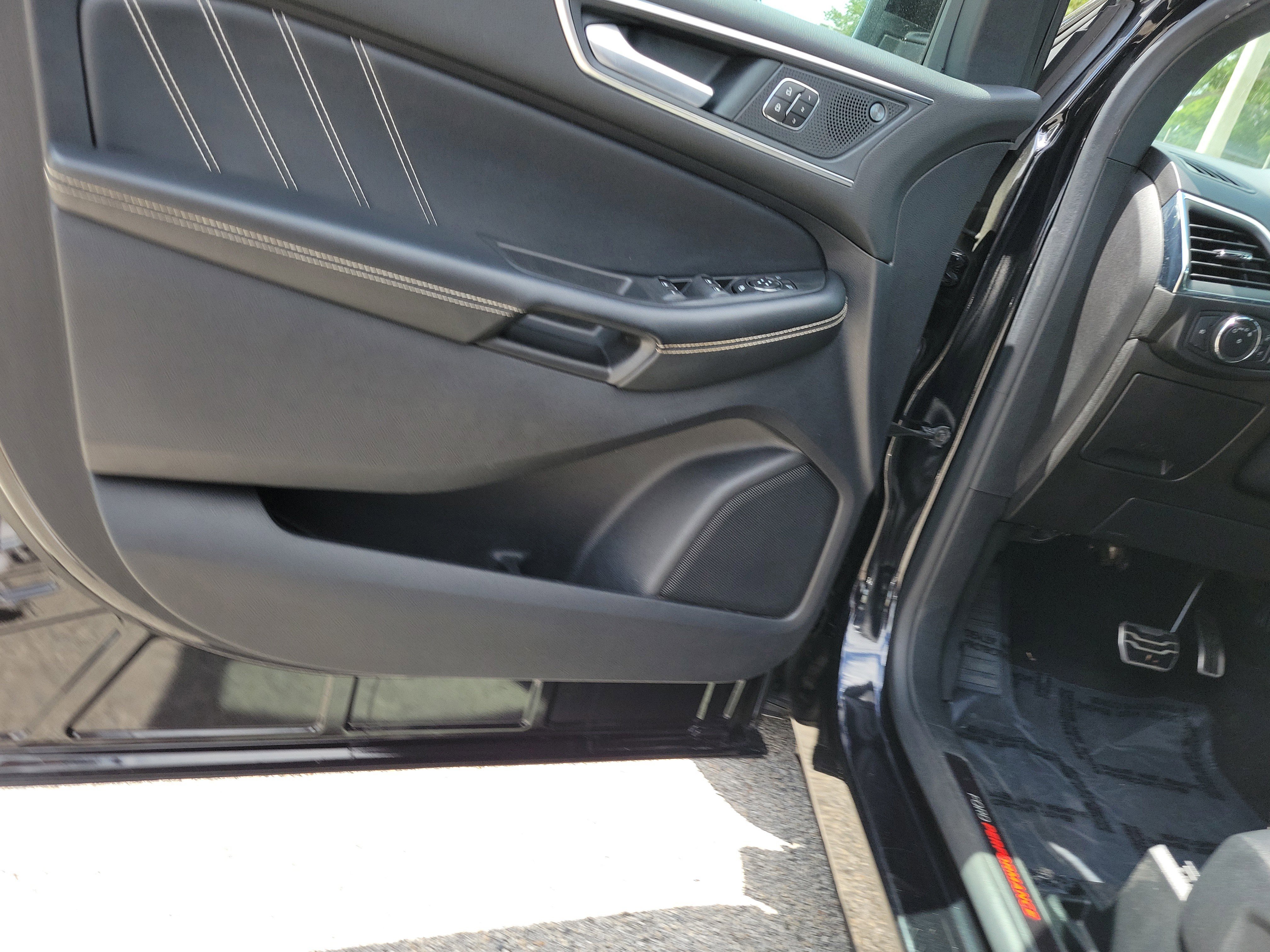 Certified 2022 Ford Edge ST w/ Equipment Group 401A AWD/4WD image 19