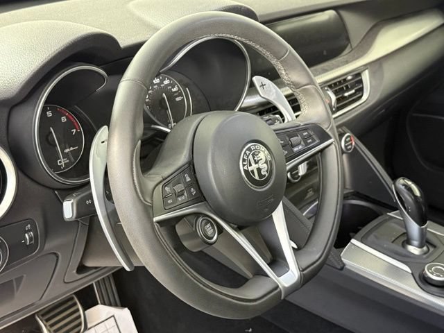 Used 2018 Alfa Romeo Stelvio Sport w/ Quick Order Package 22J Sport AWD/4WD image 19