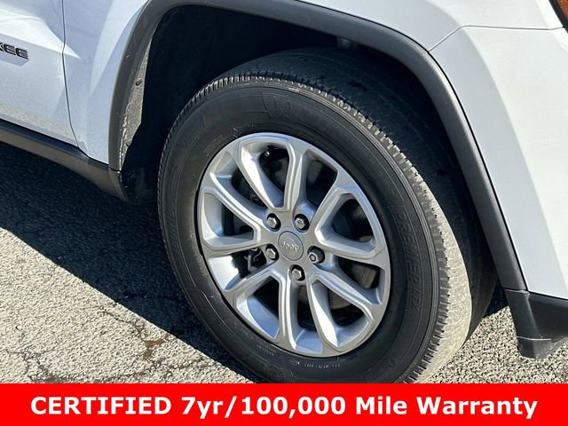 Certified 2022 Jeep Grand Cherokee Laredo X image 7