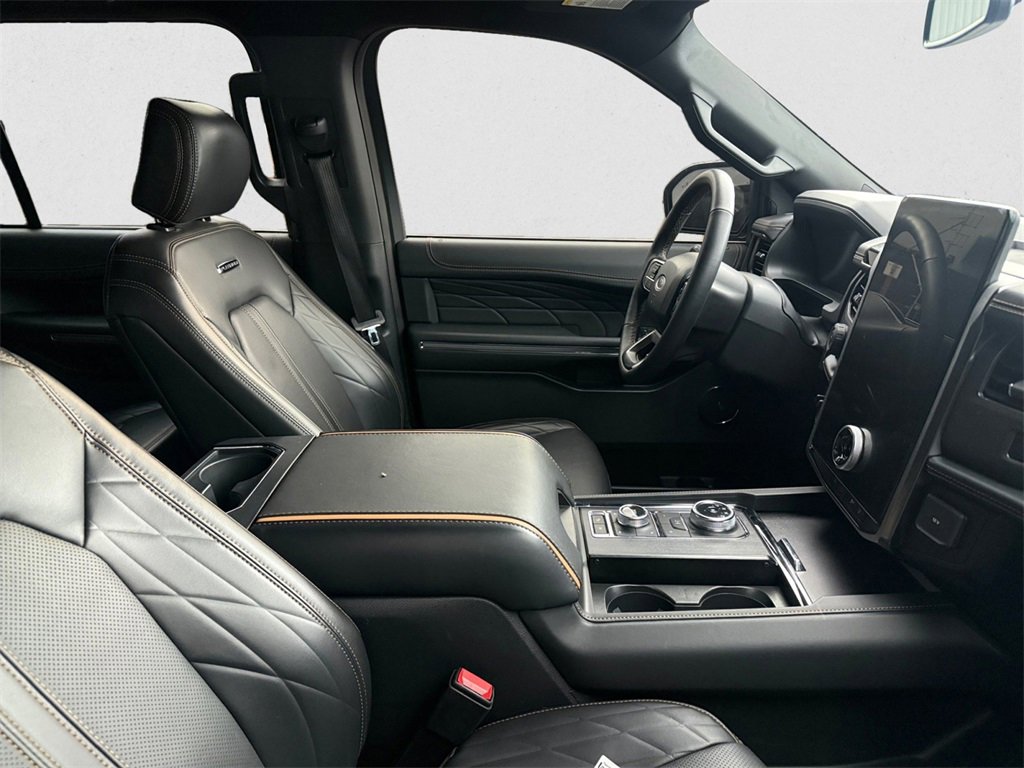 Certified 2024 Ford Expedition Platinum image 10