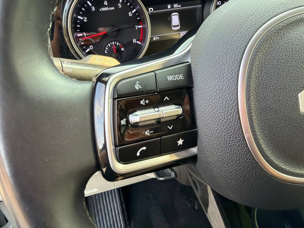 Certified 2024 Kia Carnival EX FWD image 16