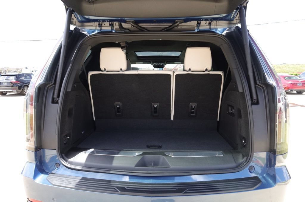 Used 2026 Cadillac Escalade Sport RWD image 43