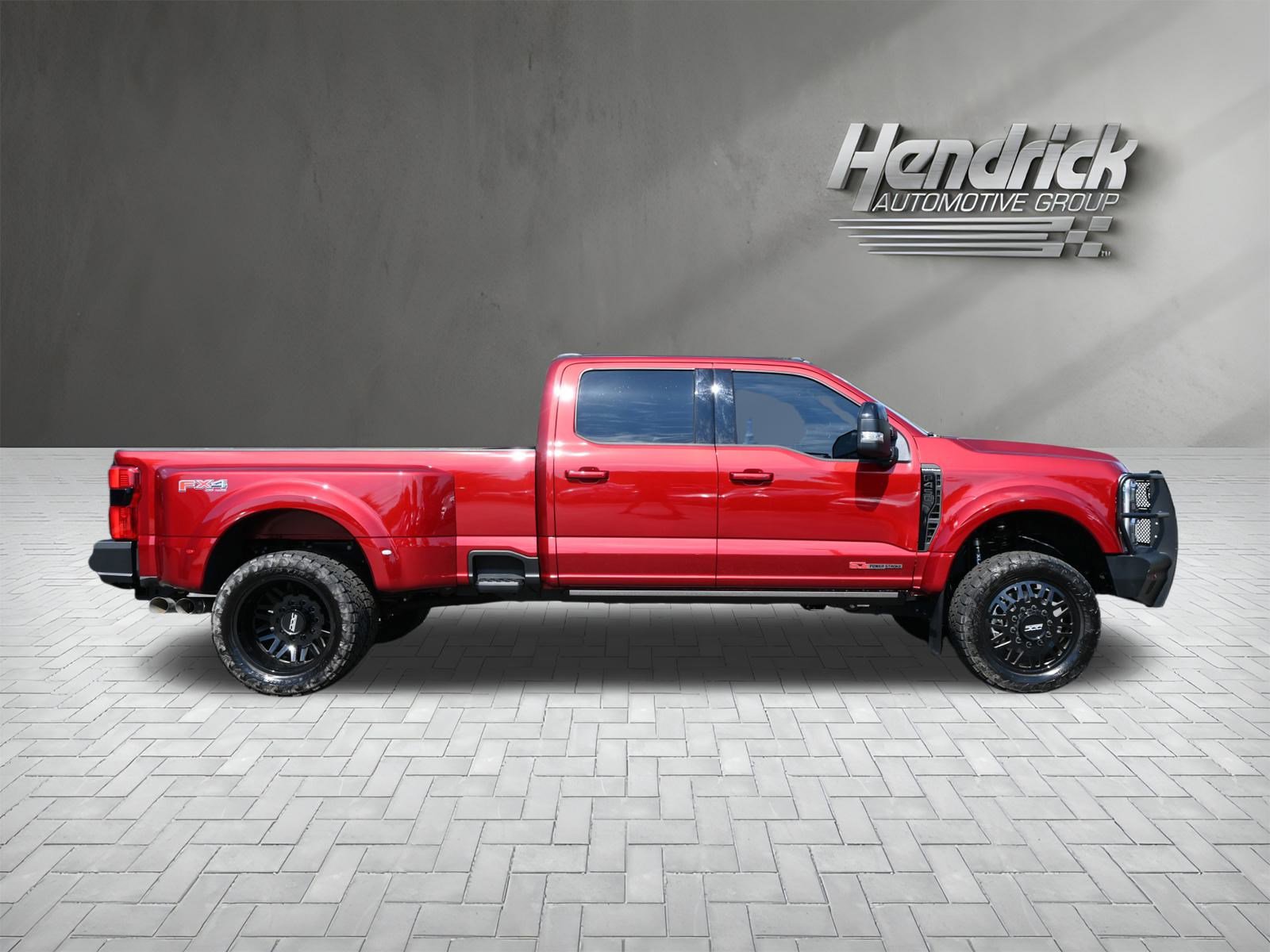 Used 2025 Ford F450 Platinum w/ FX4 Off-Road Package image 10