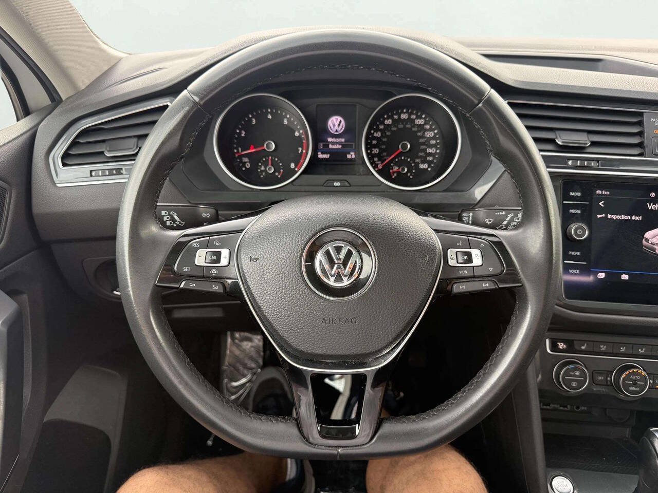 Used 2020 Volkswagen Tiguan SE w/ Panoramic Sunroof Package AWD/4WD image 16