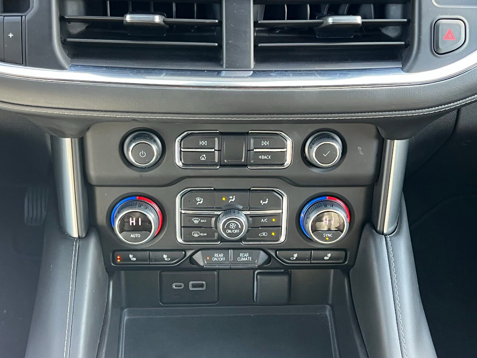 Used 2022 Chevrolet Tahoe LT w/ Luxury Package image 37