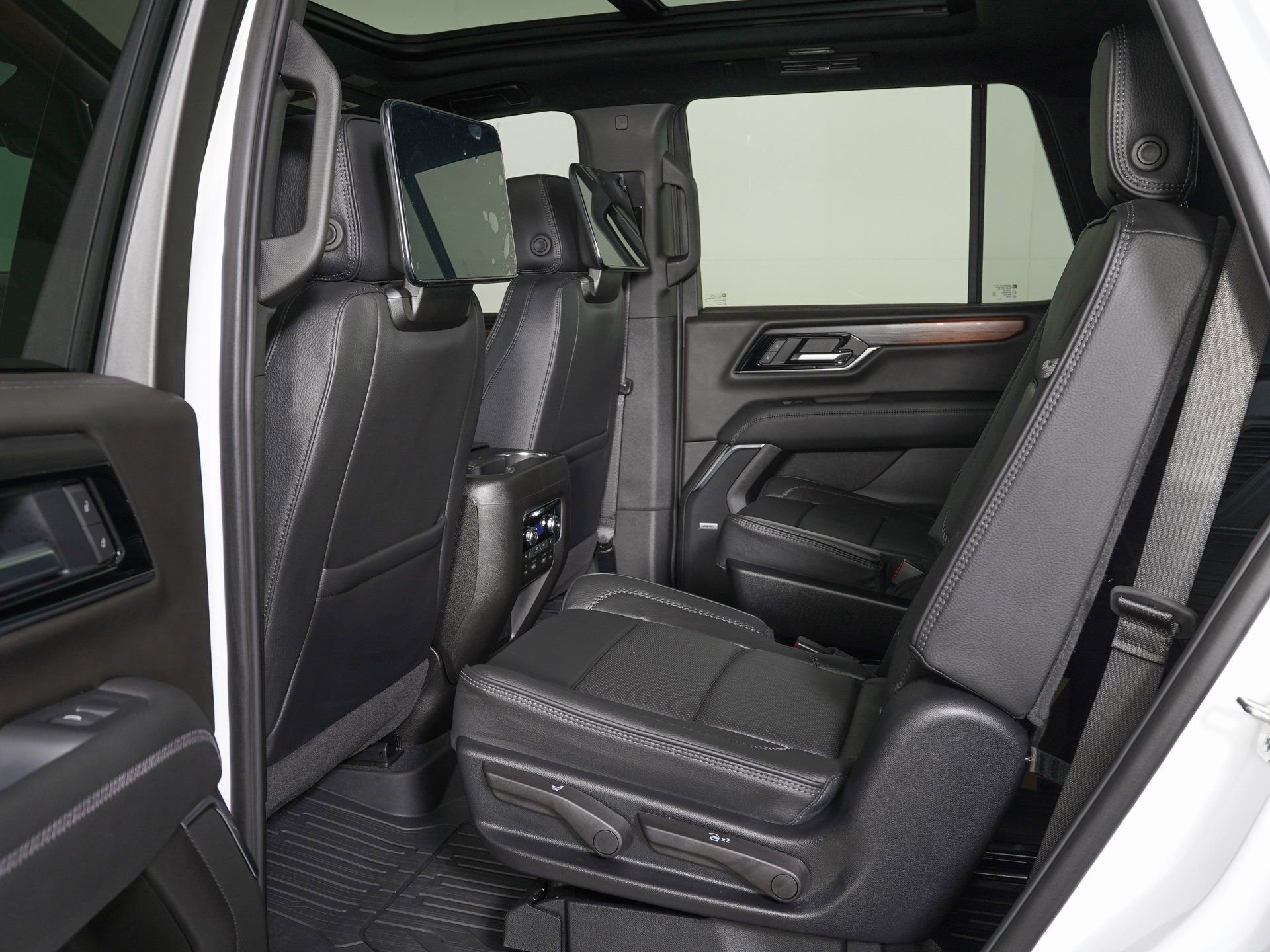 Used 2026 GMC Yukon Denali w/ Advanced Technology Package image 16