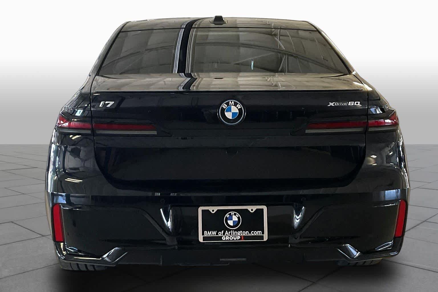 Used 2024 BMW i7 xDrive60 w/ Executive Package AWD/4WD image 4