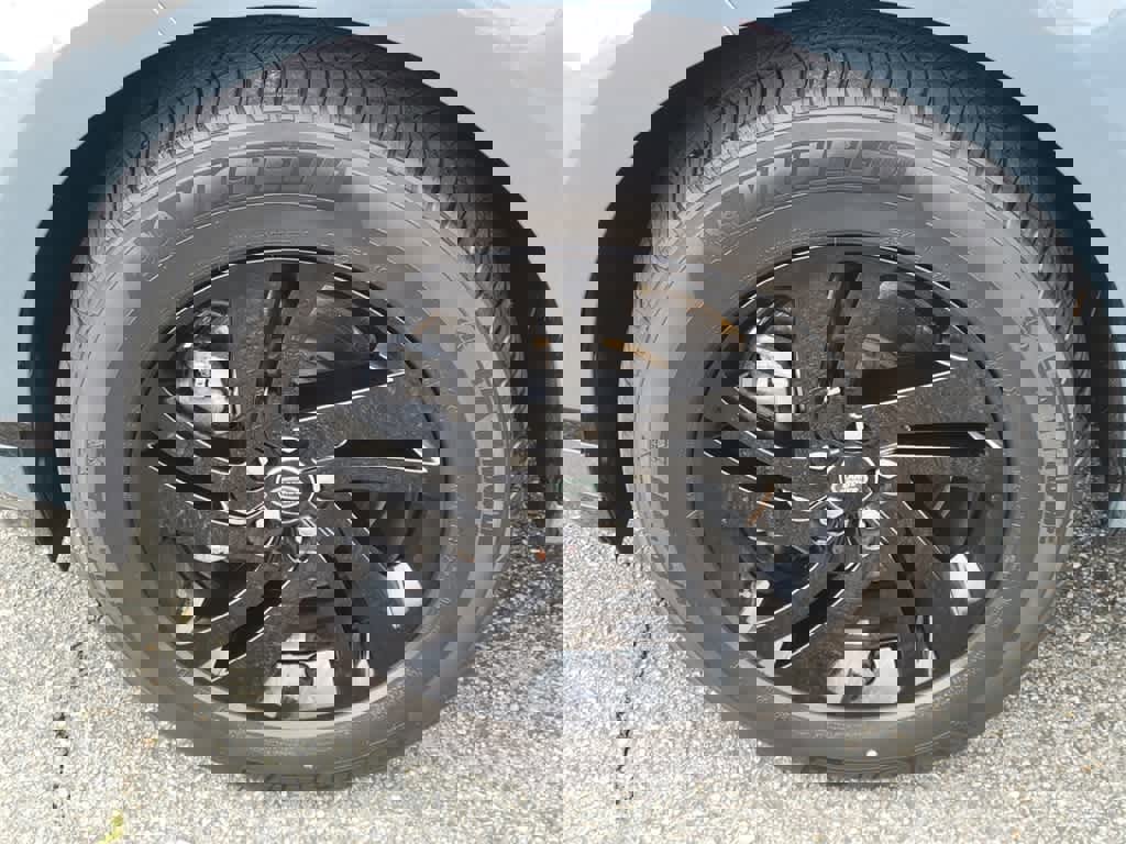 Used 2023 Land Rover Range Rover Evoque R-Dynamic S image 10